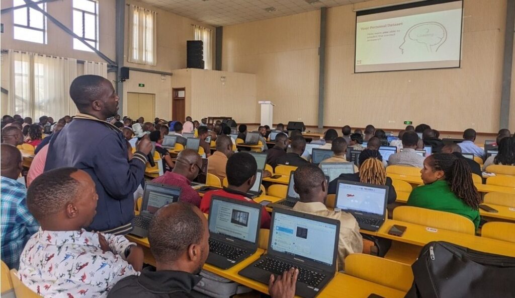 AI Training for Teachers Mineduc Photo Dec 2025 Training room back C 1